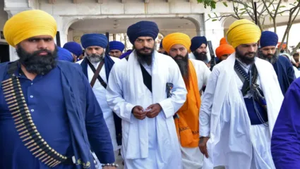 अमृतपालच्या षडयंत्राच्या मुळाशी जायला हवं