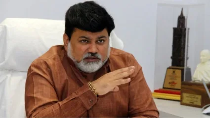 बारसू प्रकल्पावर उद्योग मंत्री उदय सामंत यांनी घेतली महत्त्वाची बैठक, खासदार विनायक राऊतांसह अनेक वरिष्ठ पदाधिकारी उपस्थित, ‘सर्व समस्यांचे निरसण करणार’ दिले आश्वासन
