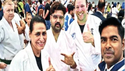 प्रेरणादायी आजीबाई:60 वर्षांच्या आजीनं देशासाठी कराटेत मिळवून आणलं मेडल, नातीच्या निमित्तानं मिळालं उतरत्या वयात नवं ध्येय, आजीचा कराटेकडं प्रवास घडला तरी कसा?