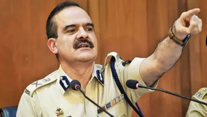 सुप्रीम कोर्टाच्या निकालानंतर सरकारचा पहिला मोठा निर्णय, परमबीरसिंह यांचे निलंबन मागे, महाविकास आघाडीला मोठा धक्का