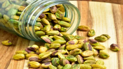 रिकाम्या पोटी पिस्ता खाल्ल्याने काय होतात फायदे जाणून घ्या !