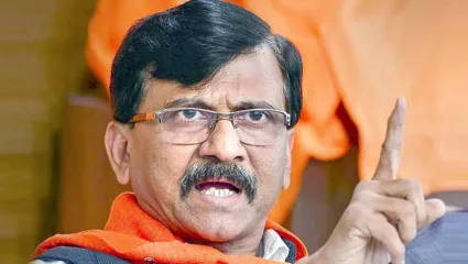 पालकमंत्री भुसे अन‌ संजय राऊत आमने-सामने! शांतता बिघडवण्याचा अनेकांचा प्रयत्न असल्याचा राऊत यांचा आरोप 