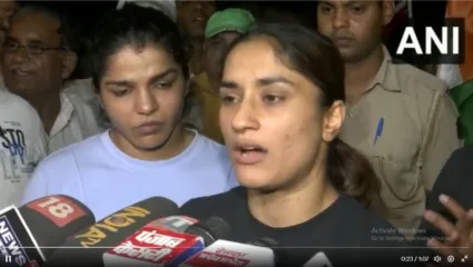 ब्रिजभूषण सिंह यांच्या निषेधार्थ विनेश फोगट मेजर ध्यानचंद खेलरत्न आणि अर्जुन पुरस्कार परत करणार, पंतप्रधान मोदींना लिहिलं पत्र