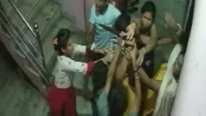 दिल्लीनंतर आता सुरतमध्ये हत्याकांड, घरगुती वादातुन नराधम बापाने चाकूने वार करत केली मुलीची हत्या, वाचवायला आलेल्या आईवरही हल्ला