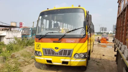विद्यार्थ्यांनी भरलेल्या धावत्या बसमधील चालकालाच अचानक आली फिट; अपघात झाला पण…