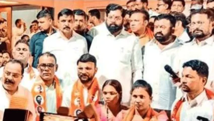 संजय राऊत नाशिक दौरावर असतानाच नगराध्यक्षांसह नगरसेवकांचा शिंदे गटात प्रवेश