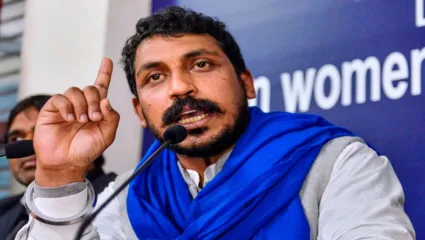 भीम आर्मीचे अध्यक्ष चंद्रशेखर आझाद रावण यांच्यावर गोळीबार, सहारनपूरच्या शासकीय रुग्णालयात उपचार सुरु
