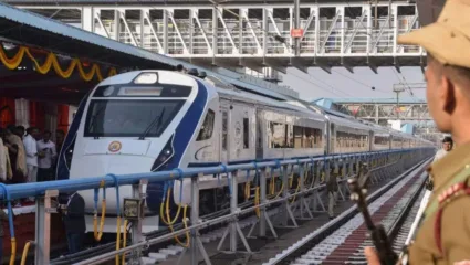 कोल्हापूर-मुंबई ‘वंदे भारत’ला पहिल्याच दिवशी लागणार ‘ब्रेक’; सांगलीत थांबा न दिल्याने ‘रेल रोको’चा इशारा