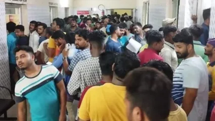 माणूसकी अजून जिवंत आहे! रक्तदात्यांच्या गर्दीनं फुलून गेलं रुग्णालय, जखमींना रक्त देण्यासाठी मोठ्या संख्येनं लोकं आलीत पुढे