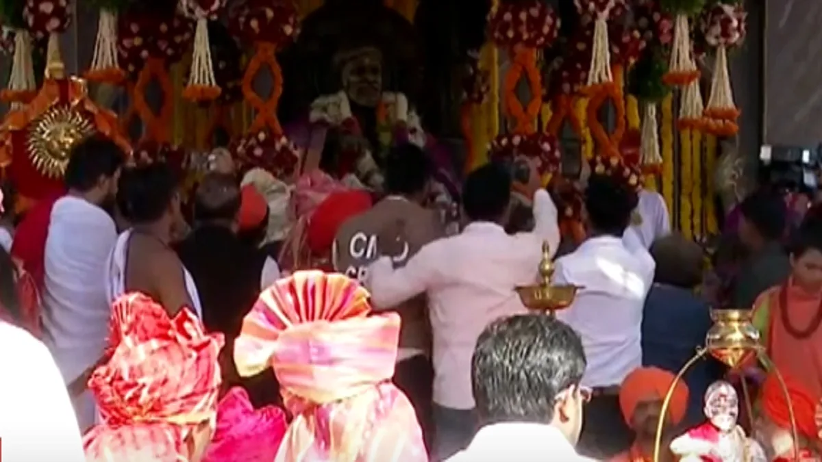 किल्ले रायगडाच्या अंगावर आले शहारे, 350 वर्षांनी पुन्हा अनुभवला शिवराज्याभिषेक सोहळा, शिवप्रेमींची अलोट गर्दी..ढोल ताशे, तोफांची सलामी..