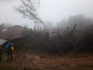 चौकापासून गडापर्यंत पायी अरुंद व चढाची अवघड निसरट वाट, एक ते दीड तासाचा करावी लागते पायपीट…