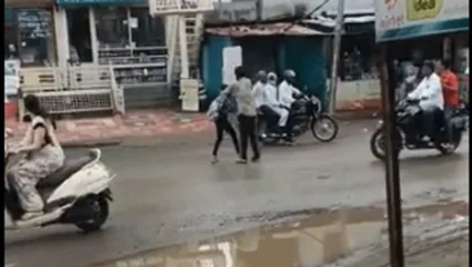 ‘ती’ ओरडत राहिली अन् ते पाहत राहिले…; भर रस्त्यात तरुणाने काढली शाळकरी मुलीची छेड