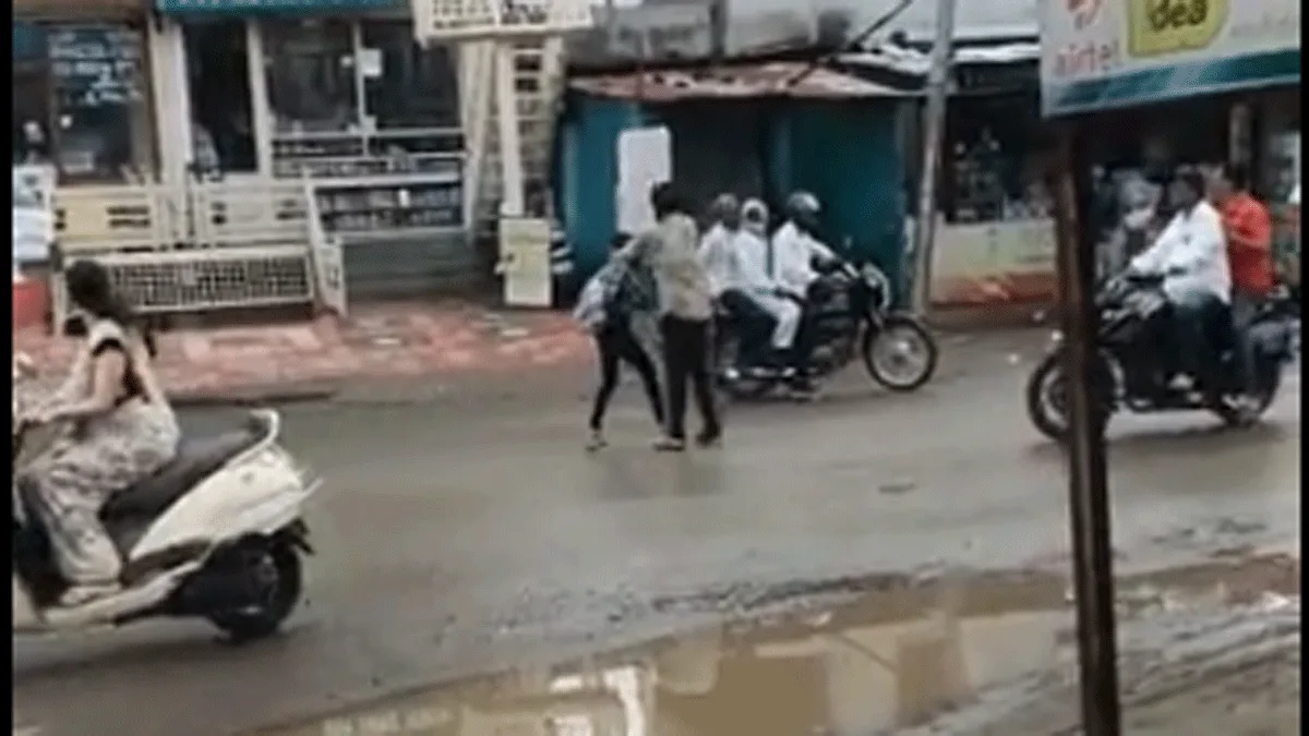 ‘ती’ ओरडत राहिली अन् ते पाहत राहिले…; भर रस्त्यात तरुणाने काढली शाळकरी मुलीची छेड