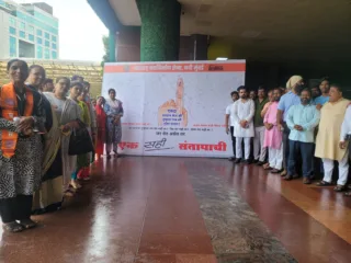 मनसेतर्फे वाशीमध्ये ‘एक सही संतापाची’ अभियान, लोकांची राजकीय नेत्यांविषयी संतापाची लाट, लाखोली…