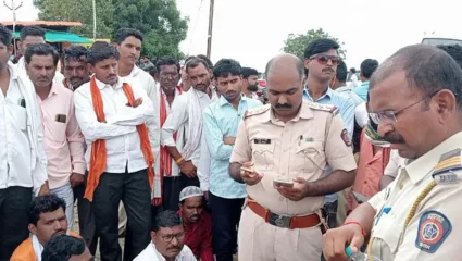 धुळ्यातील अपघाताच्या घटनेनंतर हिंगोलीत मोठी दुर्घटना, थेट हॉटेलमध्ये कार घुसल्याने एकाचा मृत्यू