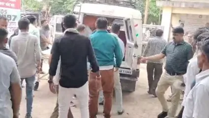 मुंबई-आग्रा महामार्गावर भीषण अपघात, कंटेनर हॉटेलमध्ये शिरल्याने 12 जणांचा मृत्यू