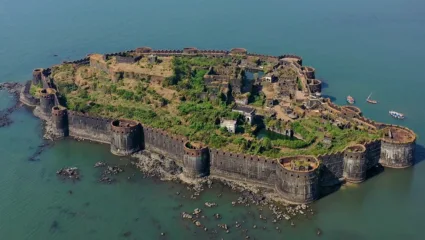 अजेय जलदुर्ग!