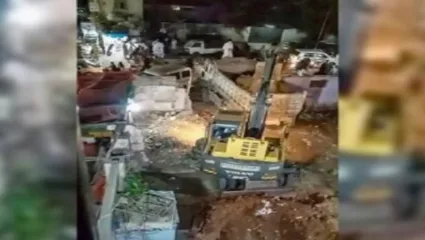 पाकिस्तानमध्ये 150 वर्षे जुने हिंदू मंदिर पाडण्यात आलं! हल्लेखोरांना पोलिसांनी दिलं संरक्षण