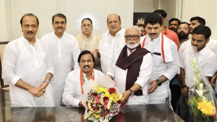 ठाकरे गटाच्या ‘या’ नेत्याचा धक्कादायक दावा, राष्ट्रवादीच्या आमदारांना 100 खोक्यांची ऑफर?