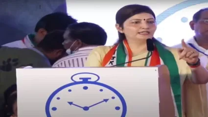 ‘दहा-पंधरा वर्षानंतर पक्षाच्या व्यासपीठावरुन बोलतेय’,रुपाली चाकणकरांनी व्यक्त केली मनातली खदखद