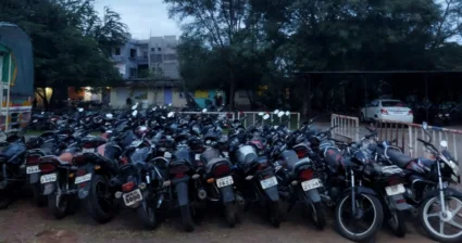 नियमभंग करणाऱ्या २२१ वाहनांवर कारवाई, मंगळवेढा शहरात वाहतुक पोलिसांची कारवाई; १ लाख ३४ हजाराचा दंड वसूल