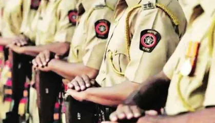 वृद्धाला मारहाण करणं पोलिसाला चांगलंच भोवलं; आंधळगाव ठाणेदाराची तडकाफडकी बदली