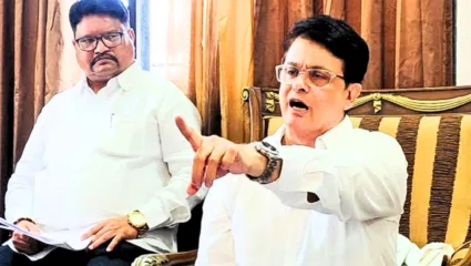 पेणचे माजी नगराध्यक्ष शिशिर धारकर 250 गाड्यांचा ताफा घेऊन मातोश्रीवर दाखल, शिवसेनेत केला पक्षप्रवेश, राजकीय वर्तुळात चर्चांणा उधाण