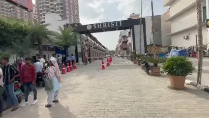 नराधमाचं नाव सांगत सामूहिक अत्याचार पिडितेनं सोडला जीव, गाझियाबादच्या पॅाश सोसायटीमध्ये तीन जणांचं महिला सुरक्षा रक्षकासोबत भयानक कृत्य!