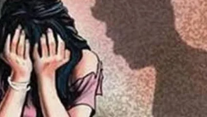 बंदुकीचा धाक दाखवून तरुणीवर बलात्कार, पुण्यातील धक्कादायक प्रकार; आरोपीवर गुन्हा दाखल
