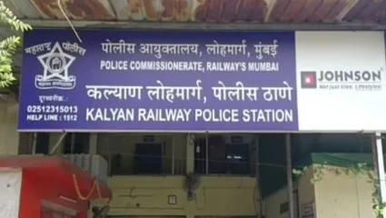 प्रेमाला मुलीच्या घरांच्याचा विरोध असल्यामुळे, रेल्वेच्या सिग्नलला लटकून कल्याणमध्ये तरुणाने केली आत्महत्या