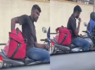 अन् सिग्नलवरच झोमॅटोचा डिलिव्हरी बॉय ग्राहकांच जेवण खायला लागला, व्हिडिओ व्हायरल!