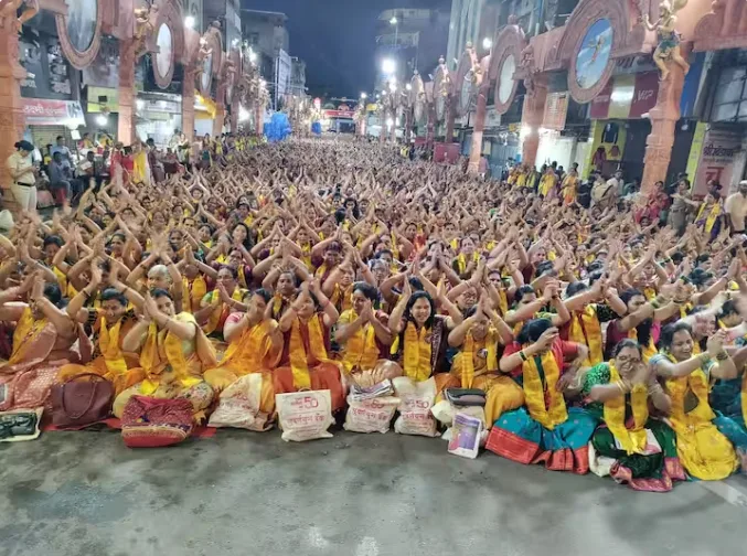 पुण्यातील श्रीमंत दगडूशेठ हलवाई गणपतीसमोर अथर्वशीर्ष पठण; 31 हजार महिलांचे एकाचवेळी अथर्वशीर्ष पठण