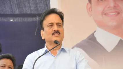 स्वतःचं सोडायचं आणि दुसऱ्याच्या पाठीमागे पळायचं हा उद्योग का करायचा? विरोधकांना दुसरं काम नाही – गिरीश महाजन