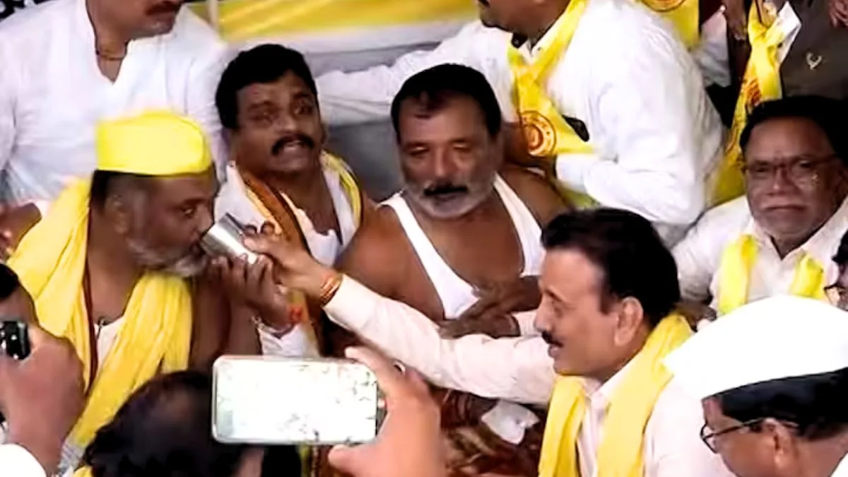 गिरीश महाजनांची यशस्वी मध्यस्थी, यशवंत सेनेचे उपोषण मागे, धनगर आंदोलकांना नेमकं काय मिळाले