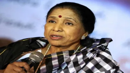 आशा भोसले @९० – वय त्यांच्यासाठी फक्त एक आकडा