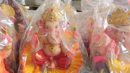 व्यावसायिकांना पीओपीच्या मूर्तींमुळे आर्थिक तोटा, पीओपीचे दर कमी असल्यामुळे व्यवसायिकांचे आर्थिक नुकसान