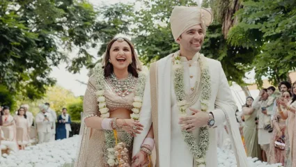 परिणीती चोप्रा आणि राघव चड्ढा अडकले लग्नबंधनात, लग्नसोहळ्याचे फोटो सोशल मीडियावर शेअर!
