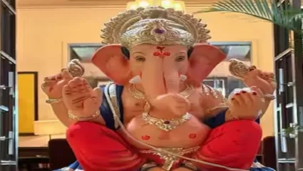 शाहरुख खानच्या घरी बाप्पाचं आगमन! सोशल मीडियावर फोटो शेअर करत सर्वांना गणेशोत्सवाच्या दिल्या शुभेच्छा