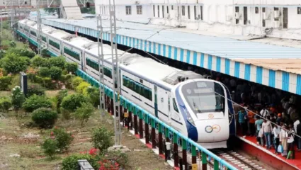 पंतप्रधान नरेंद्र मोदी आज नऊ वंदे भारत एक्सप्रेस ट्रेनला हिरवा झेंडा दाखवणार, जाणून घ्या मार्ग!