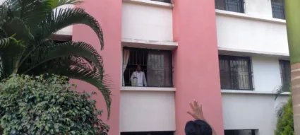 मराठा आरक्षणासाठी शिराळ्यात तहसीलदारांच्या दालनातचं तरुणाचा आत्महत्येचा प्रयत्न ; पाहा व्हिडीओ