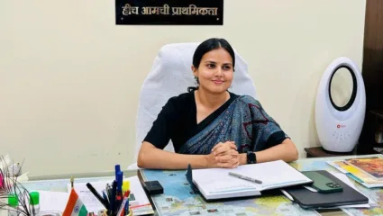 सीईओ मनीषा आव्हाळे यांनाच मिळेना ‘घरकुल’; पोस्टिंग नसल्याने दिलीप स्वामींचा सोलापुरात वाढला मुक्काम