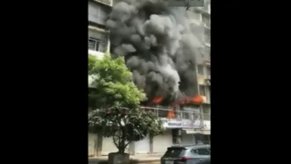 कांदिवली पश्चिम येथील इमारतीला भीषण आग; चौघे जण भाजले, अग्निशमनच्या आठ गाड्या घटनास्थळी दाखल