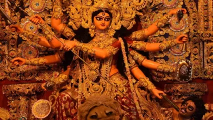 नवरात्रीच्या नऊ दिवशी रंग, जाणून घ्या कोणत्या दिवशी कोणता रंग असेल शुभ…