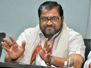 Eknath Shinde : कोल्हापुरात दोन दिवसांत मोठा राजकीय भूकंप? राजू शेट्टींना धक्का बसणार
