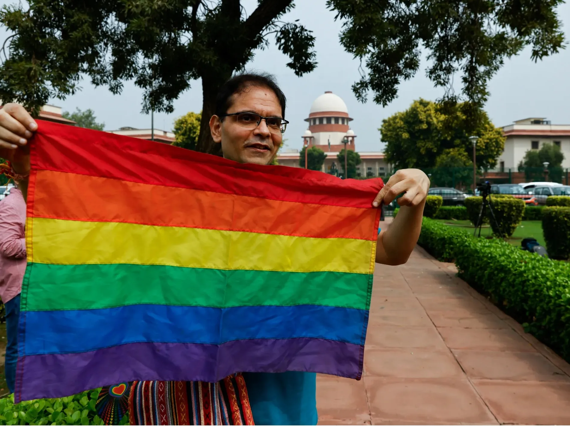 भारतात समलिंगी विवाहाला कायदेशीर मान्यता देण्यास नाहीच! जगातली ‘या’ 34 देशात समलिंगी विवाह आहे वैध