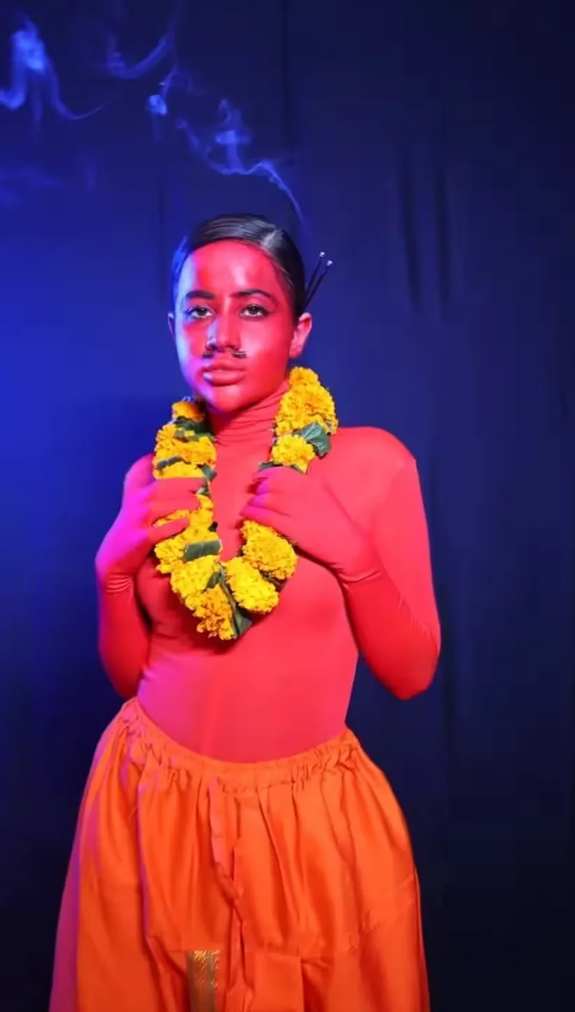 विचित्र कपडे घातल्यामुळे उर्फीला जीवे मारण्याची धमकी, मुंबई पोलिसात तक्रार दाखल!