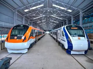 Vande Bharat Train : आता देशातील या मार्गांवर धावणार २० डबे असलेली वंदे भारत ट्रेन