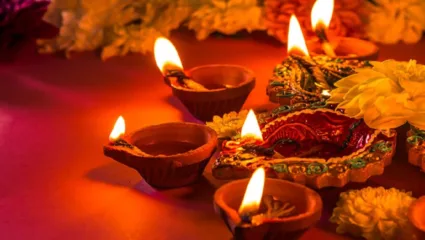 दिवाळीत ‘या’ खास मंत्रांचा जप करा, तुम्हाला मिळेल कुबेरांची कृपा , श्री गणेश-लक्ष्मीचीही कृपा राहील!