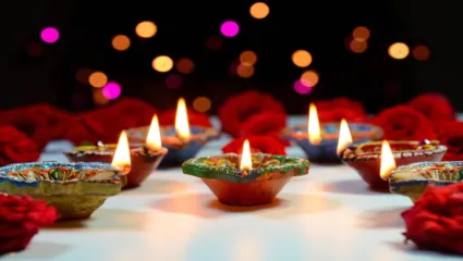 तुमच्या प्रियजनांना पाठवा दिवाळीच्या या शुभेच्छा