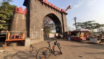 चक्क कल्याणच्या दुर्गाडी किल्ल्याची जागा आपल्या नावावर करण्याच्या प्रयत्न पोलीस ठाण्यात गुन्हा दाखल